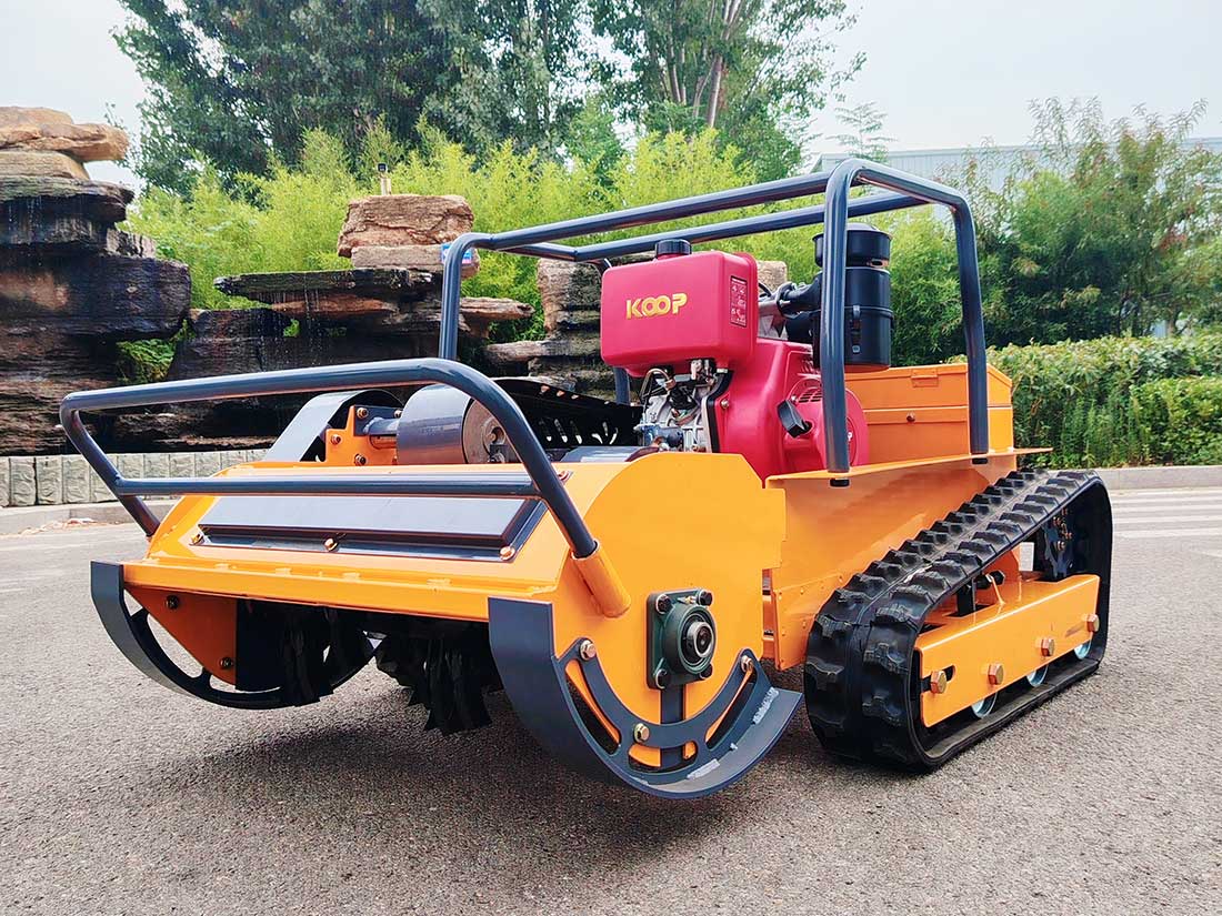 Remote Controlled Lawn Mower: How Professionals Tackle Difficult Terrain